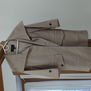 Cream lines trench